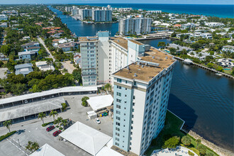 The Barrton Condominiums in Delray Beach, FL - Building Photo - Building Photo