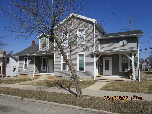 347 E Maumee St in Adrian, MI - Building Photo