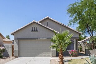 6350 W Hilton Ave in Phoenix, AZ - Building Photo