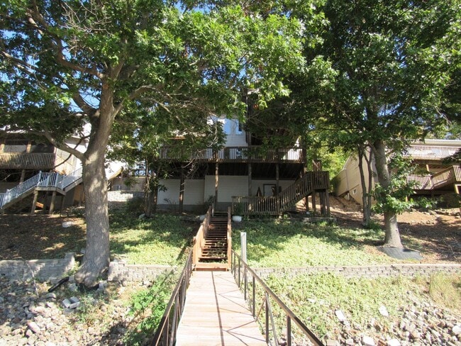 32 Tree Frog Ln in Lake Ozark, MO - Building Photo - Building Photo