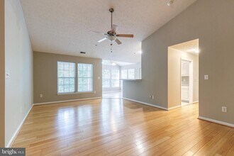 8704 Natures Trail Ct in Odenton, MD - Building Photo - Building Photo