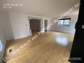 3108 Grant Rd in Regina, SK - Building Photo - Building Photo