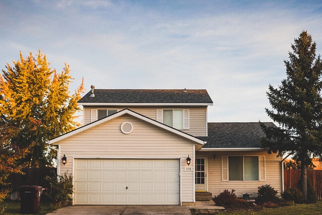property at 370 NW Terre View Dr