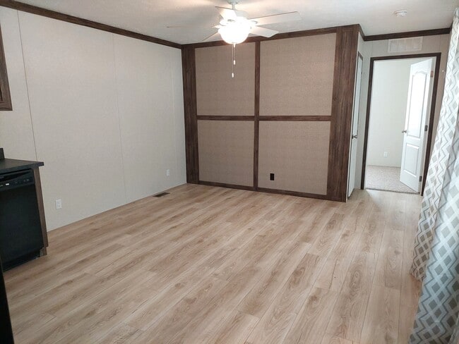 305 Mulberry in Belleville, MI - Building Photo - Building Photo