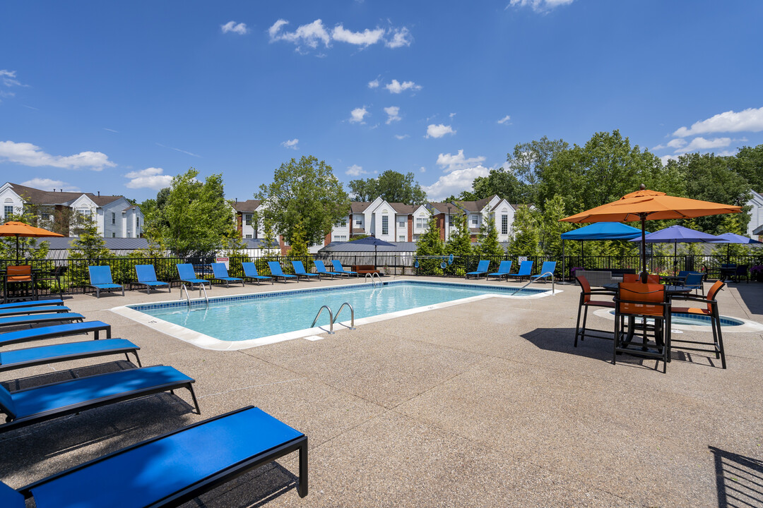 Ponds at Georgetown Apartments in Ann Arbor, MI - Foto de edificio