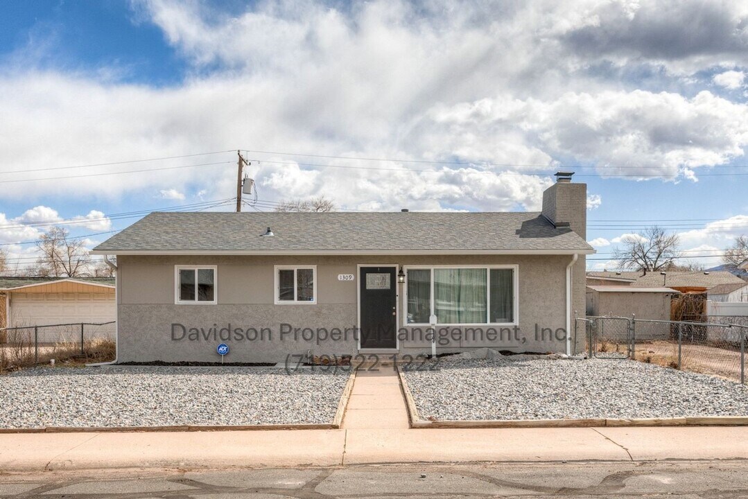1309 Florence Ave in Colorado Springs, CO - Building Photo