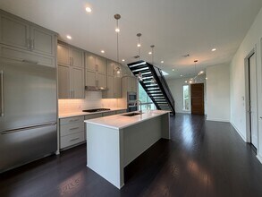 2607 Sutherland St in Austin, TX - Building Photo - Building Photo