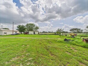 340 Loring St in Stonewall, TX - Building Photo - Building Photo
