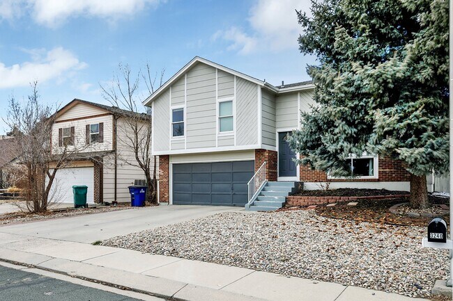 3240 Post Oak Dr in Colorado Springs, CO - Building Photo - Building Photo
