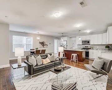 property at 1258 Holbrook Ter NE