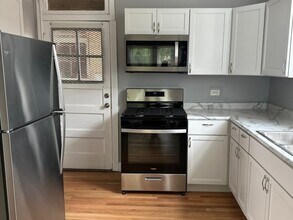 2422 N Kilbourn Ave in Chicago, IL - Building Photo - Building Photo