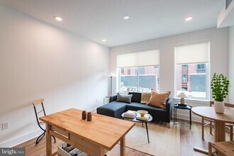 2101 Washington Ave in Philadelphia, PA - Building Photo - Building Photo
