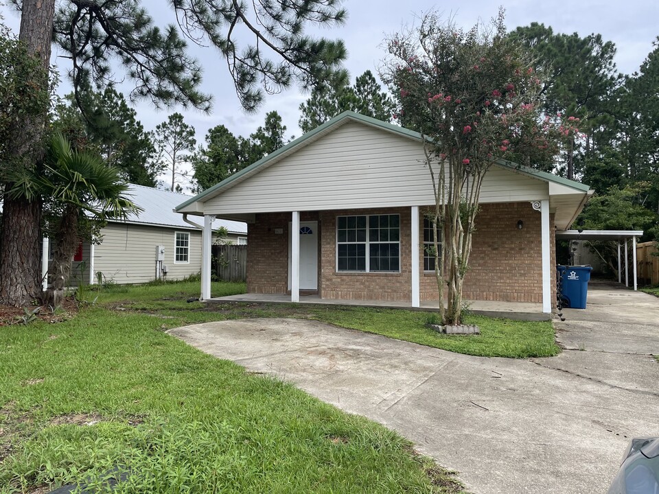 421 Palmetto Ct in Gulf Shores, AL - Building Photo