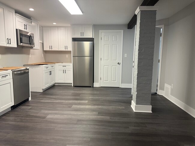 548 Ferry St in New Haven, CT - Building Photo - Building Photo
