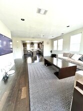 215 Burbank St in Hayward, CA - Building Photo - Building Photo