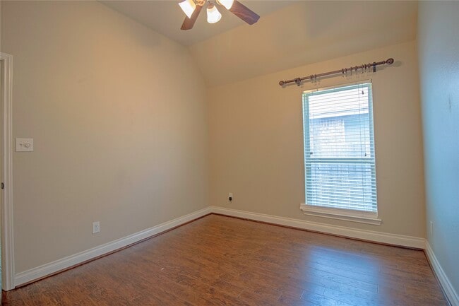 property at 2019 Sunset Springs Dr