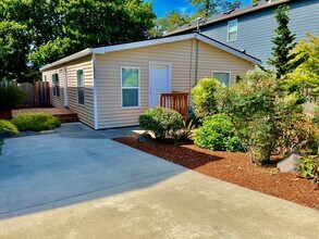 11916 SE Boise St in Portland, OR - Building Photo - Building Photo