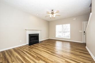 1116 Harmony Ln in La Vergne, TN - Foto de edificio - Building Photo