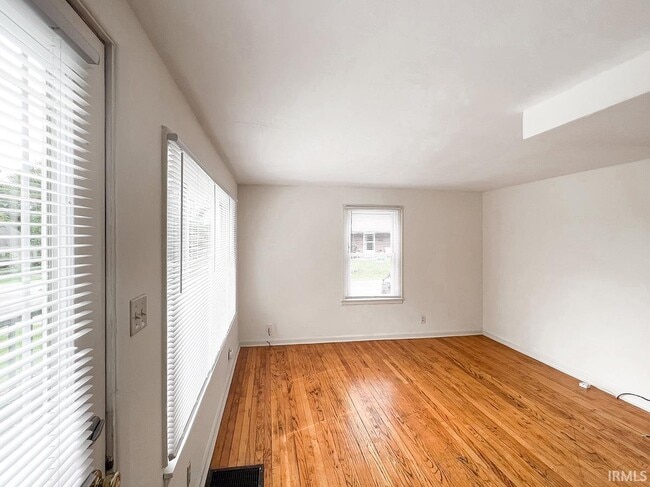 330 N Roosevelt St in Bloomington, IN - Building Photo - Building Photo