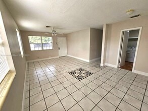 10530 SW 149th St in Miami, FL - Building Photo - Building Photo