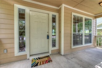 411 Haupt in Kyle, TX - Building Photo - Building Photo