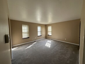 809 Jarvis Rd in Sicklerville, NJ - Building Photo - Building Photo