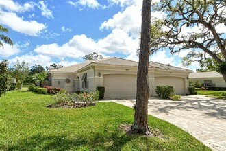 3950 Oakley Greene in Sarasota, FL - Building Photo - Building Photo