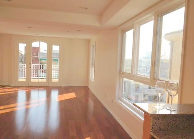 property at 1534 Amherst Ave