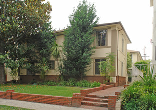 349 N Palm Dr in Beverly Hills, CA - Building Photo - Building Photo