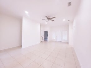 2206 Durazno Ct in Laredo, TX - Building Photo - Building Photo