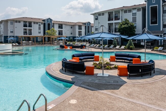 Domain at Town Centre in Morgantown, WV - Building Photo - Other