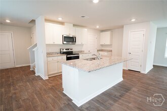 472 Coconut Dr in Bloomingdale, GA - Building Photo - Building Photo