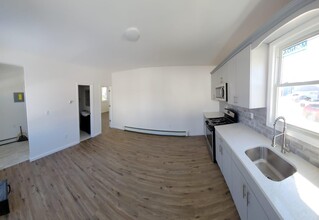 83 Kraemer St in Hicksville, NY - Building Photo - Building Photo