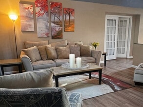 723 N 8th St in Coos Bay, OR - Foto de edificio - Building Photo