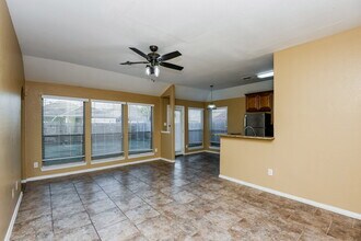 1901 Belshire Ct in Fort Worth, TX - Building Photo - Building Photo