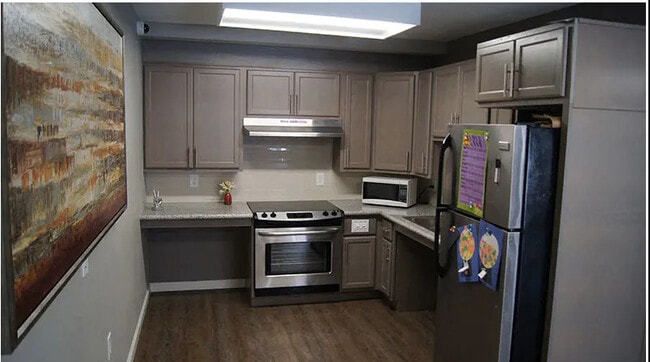 Ethan Terrace Apartments in Sacramento, CA - Building Photo - Building Photo