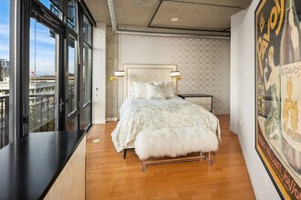 2720 3rd Ave in Seattle, WA - Foto de edificio - Building Photo