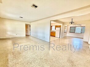 990 62nd Terrace S in St. Petersburg, FL - Building Photo - Building Photo
