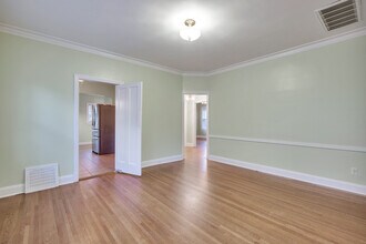 109 E 26th Pl, Unit Front House in Tulsa, OK - Building Photo - Building Photo