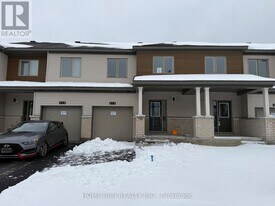515 Galanthus Walk in Ottawa, ON - Building Photo