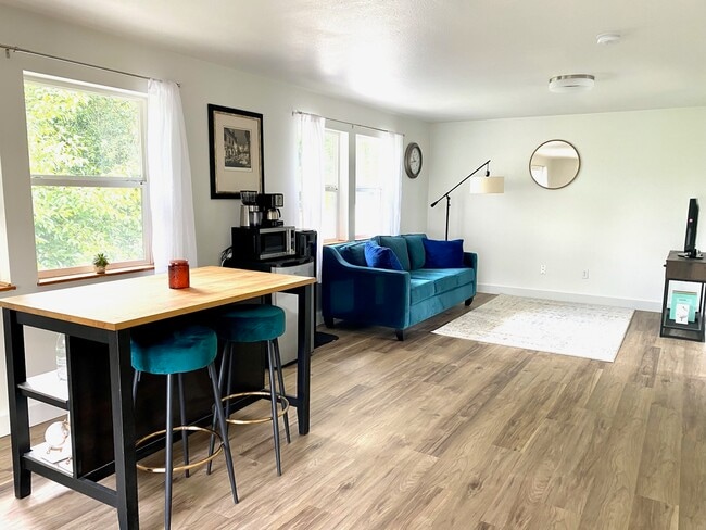 1215 SE Lexington St, Unit Sellwood Library House