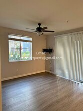 1112 Scholarship in Irvine, CA - Foto de edificio - Building Photo