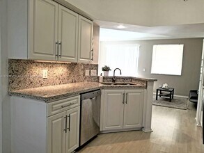3215 NE 184th St in Aventura, FL - Building Photo - Building Photo