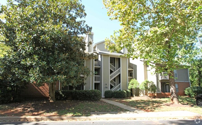 Hunters Chase in Greensboro, NC - Foto de edificio - Building Photo