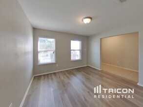 528 Shell St in Cedar Hill, TX - Building Photo - Building Photo