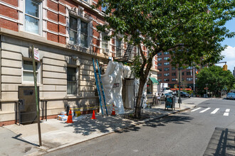 25 Charles St in New York, NY - Building Photo - Building Photo