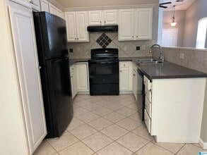134 Gardenside Dr in Alabaster, AL - Building Photo - Building Photo