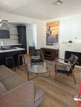 221 Avenida Ortega, Unit 221 Avenida Ortega in Palm Springs, CA - Building Photo - Building Photo