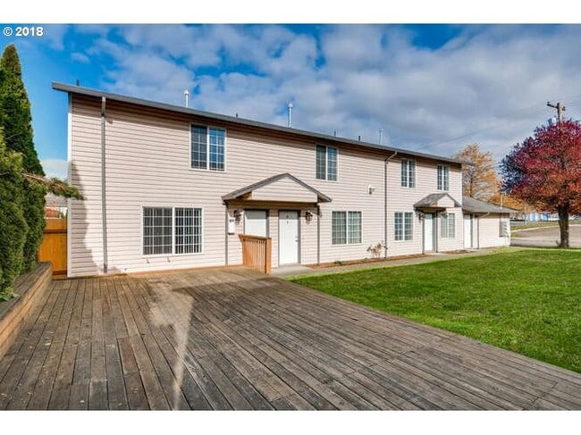 property at 18390 SE Pine St