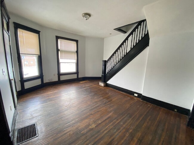 508 W Oakland Ave in Bloomington, IL - Building Photo - Building Photo